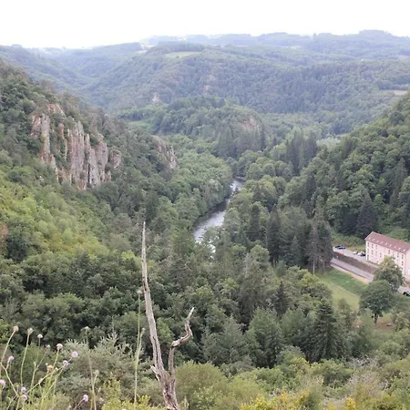 Maison Le Barrage Bed & Breakfast *